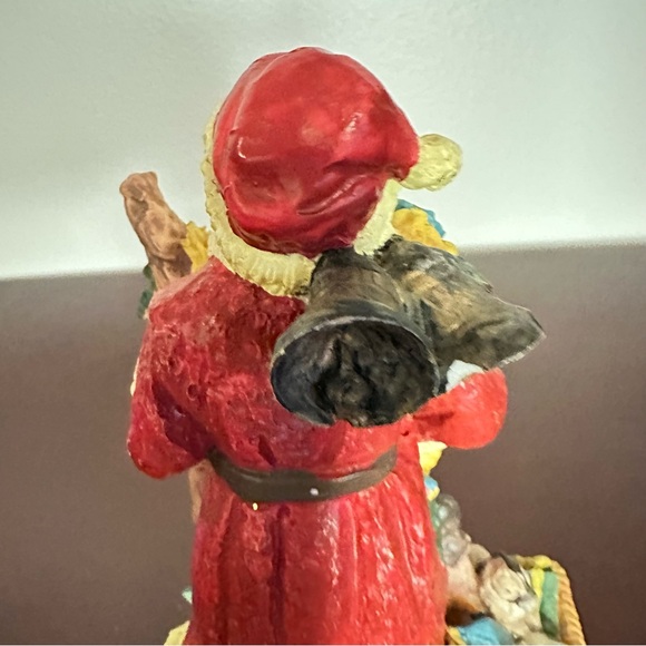Vintage Resin Santa Figurine with Roses & Wooden Walking Stick - Picture 5 of 10